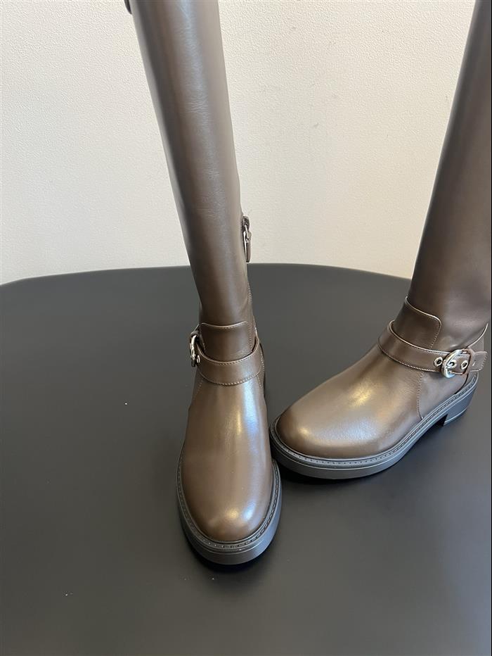 20251128173018878 520